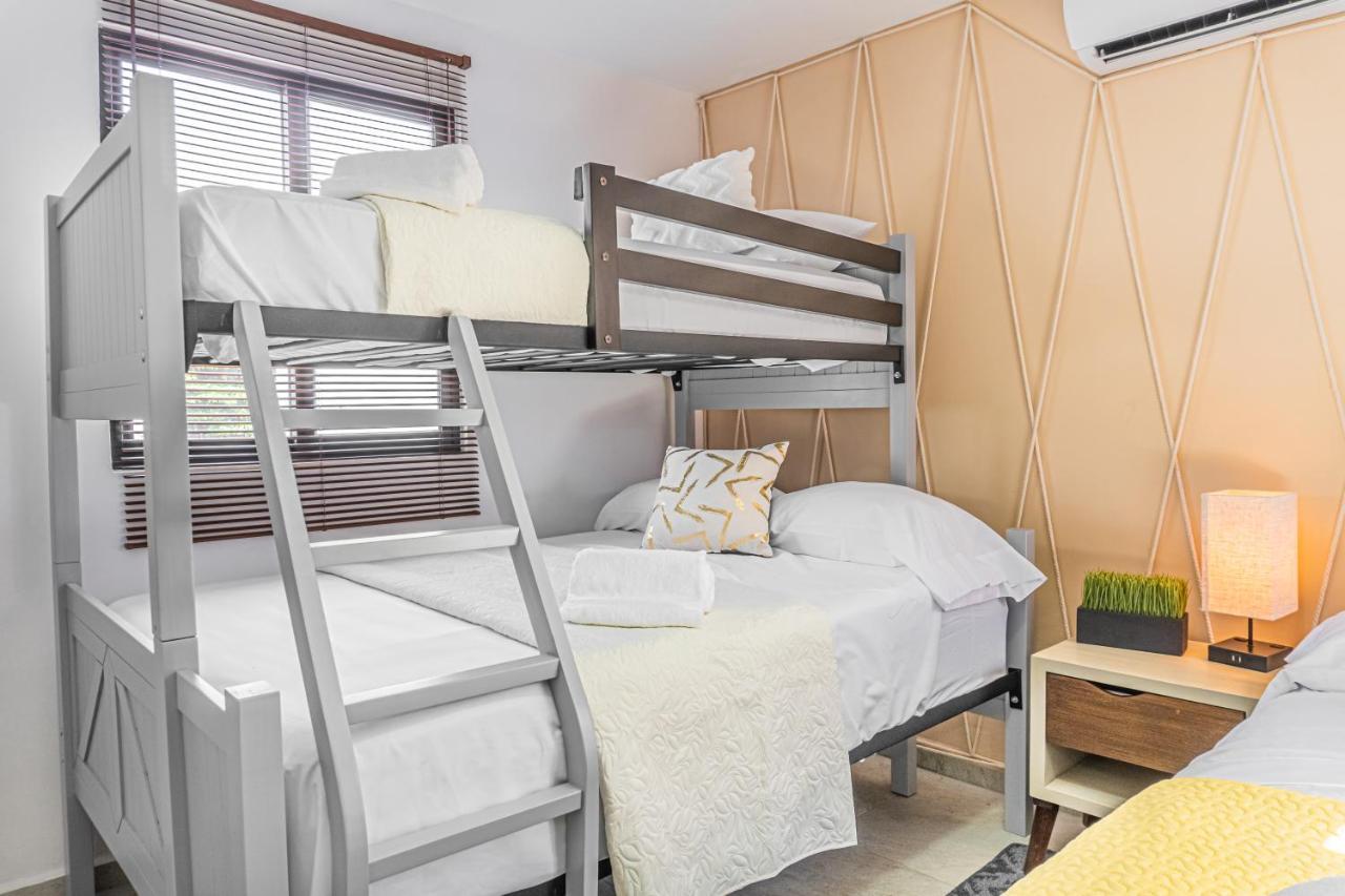 Pako Stays - Luxurious & Spacious 2 Bedroom Apartments Close To The Beach, Free Wi-Fi, Ideal Location In Downtown Cancun Centro Eksteriør bilde